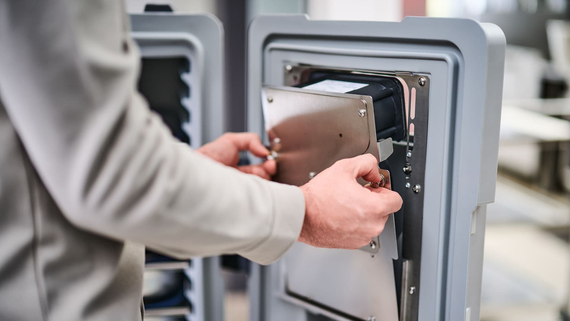 Umluftheizung aus dem B.PROTHERM K Frontlader wird entnommen