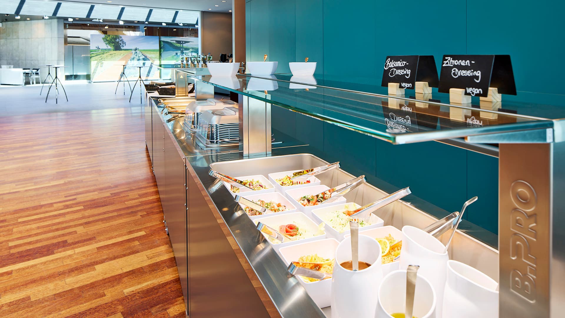 B.PRO Catering News Schwabenlandhalle Speisenausgabemodule Büffet