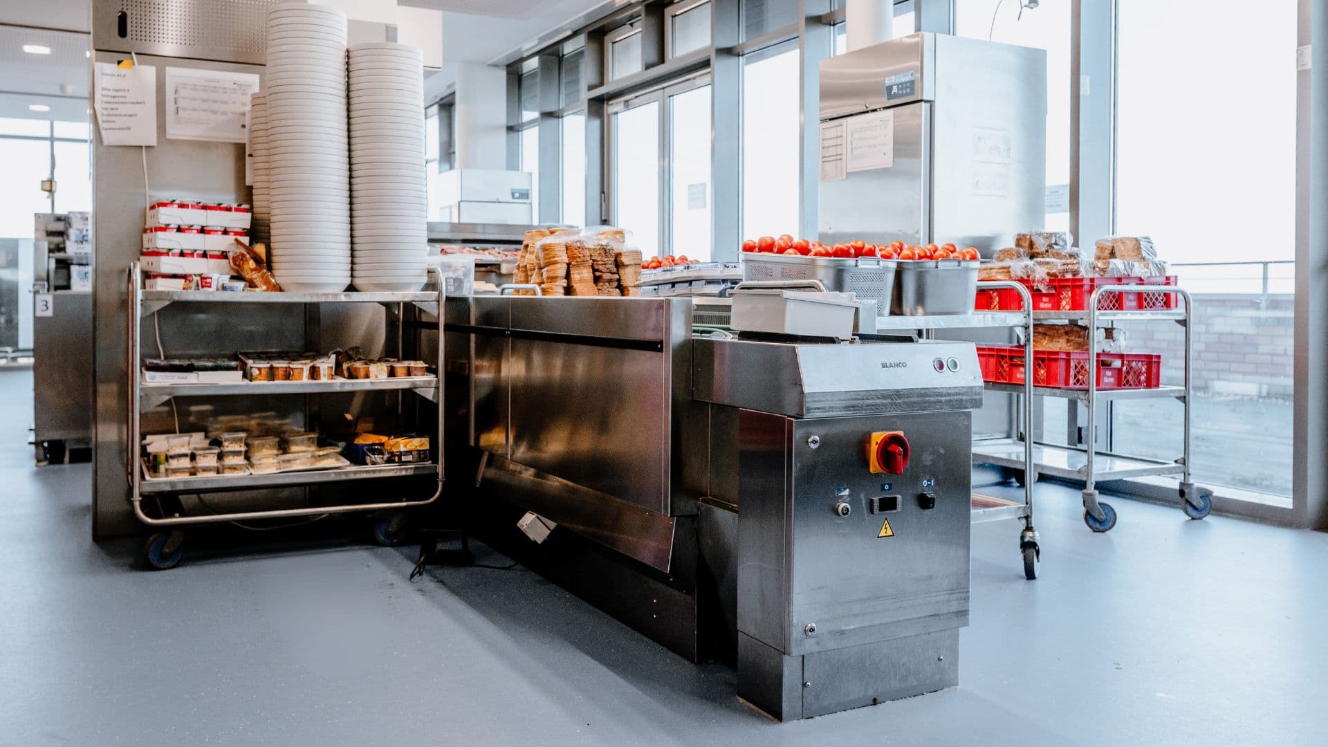 Loading onto the food distribution conveyor belt