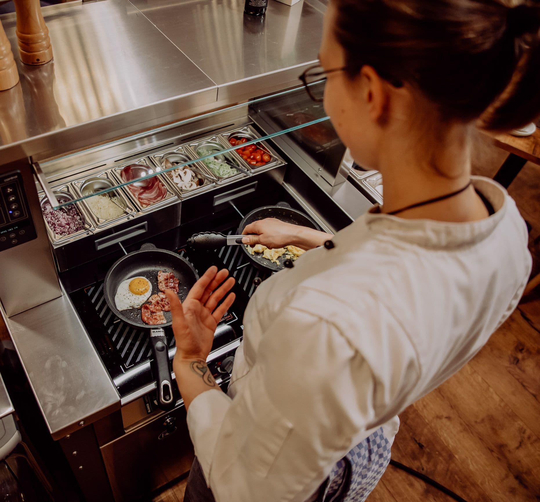 I-flrex beim Frühstück im Hotel