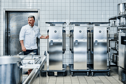 12_575203_Kueche_Bahnhof_Koch_Mood.psd