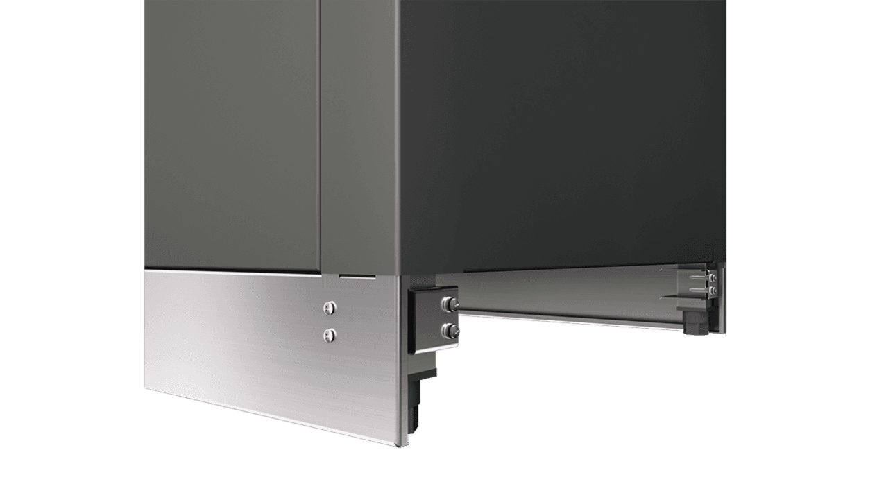 574500 Sockelblende 3x1_1 kpl_574502 Sockelblende stirnseitig kpl.png